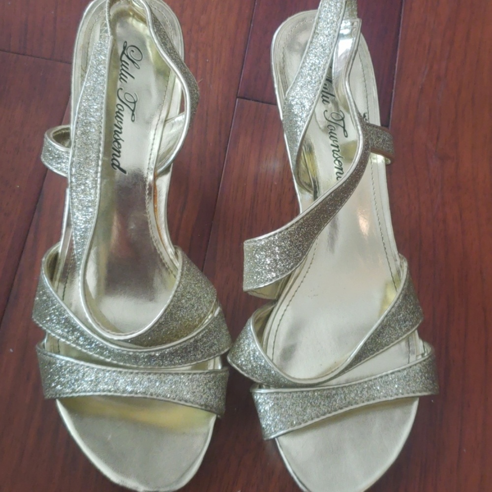 Gold glitter heals